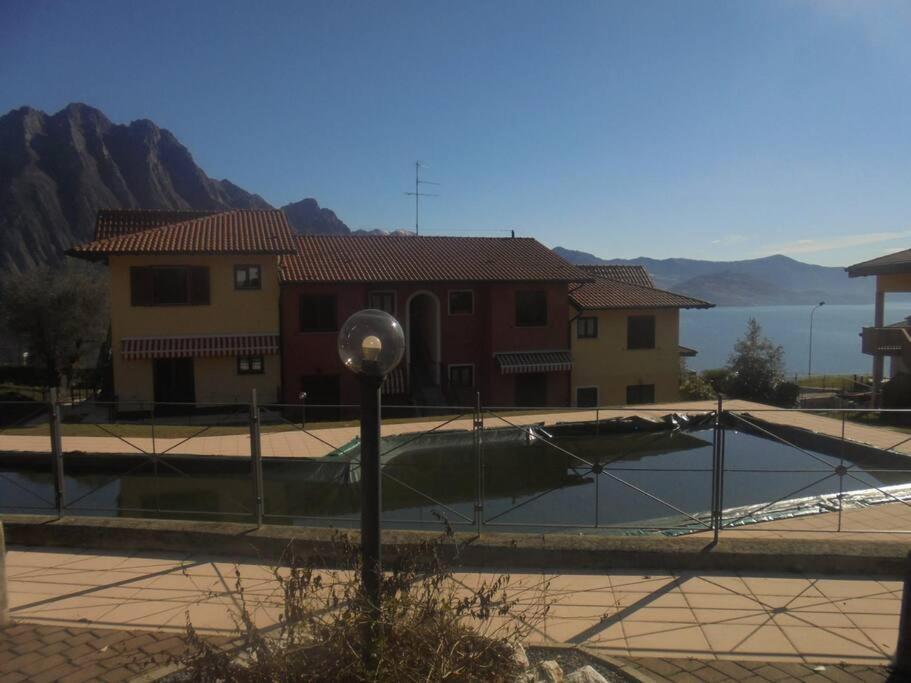 Luxurious Attic-Swimming Pool Villa Riva di Solto Kültér fotó