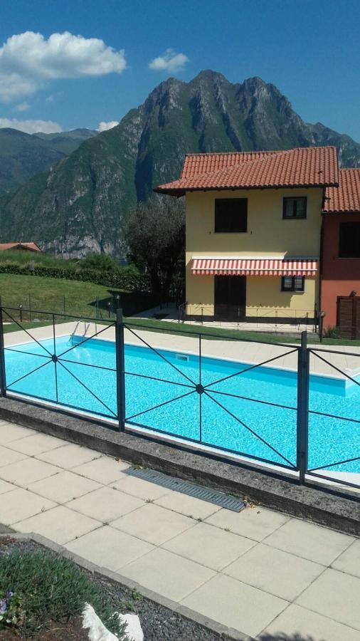 Luxurious Attic-Swimming Pool Villa Riva di Solto Kültér fotó