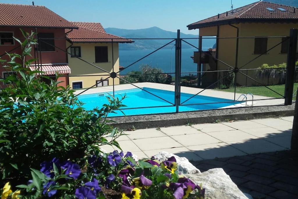 Luxurious Attic-Swimming Pool Villa Riva di Solto Kültér fotó