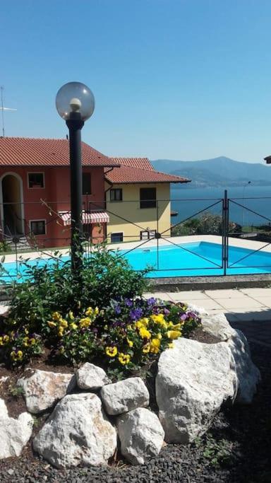 Luxurious Attic-Swimming Pool Villa Riva di Solto Kültér fotó